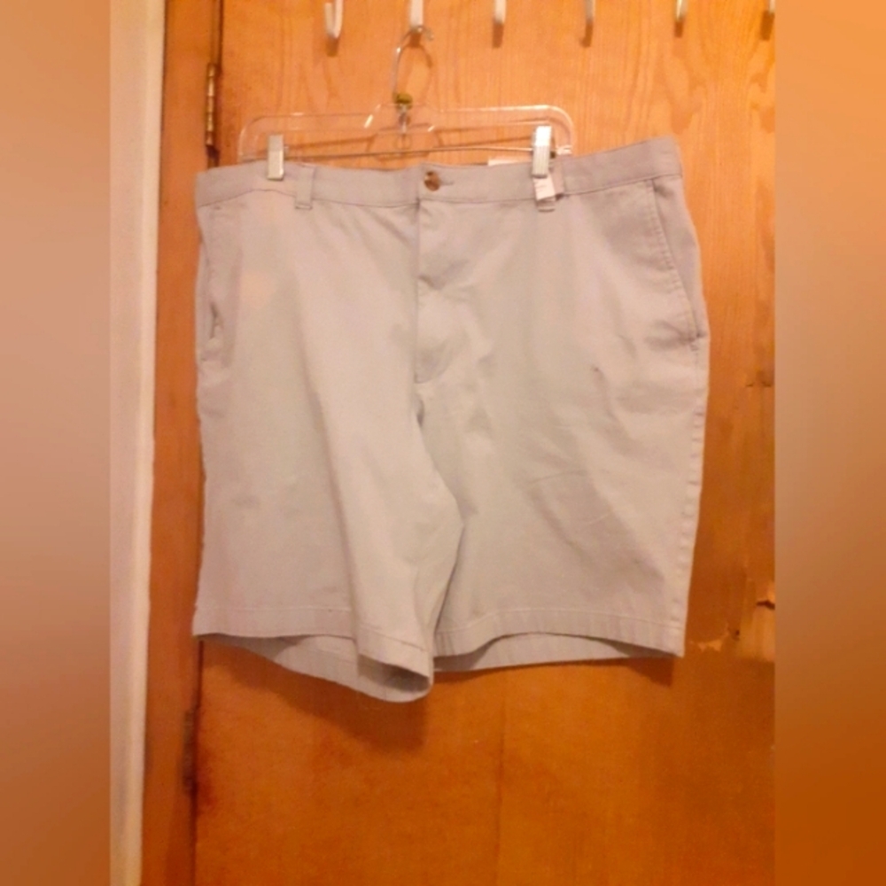 Club Room Men's NWT Shorts Casual Light Gray Size 42W